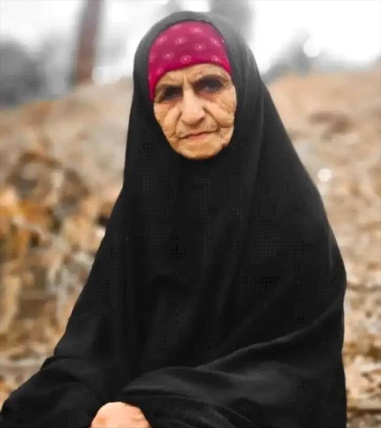 الصحفي عبدالناصر ناصر يعزي عضومجلس النواب الاستاذ مفضل اسماعيل بوفاة والدتة.
