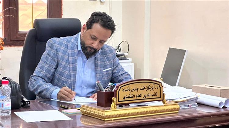 هيئة الأدوية بعدن تدعو لتعزيز التصنيع المحلي وتحقيق الأمن الصحي