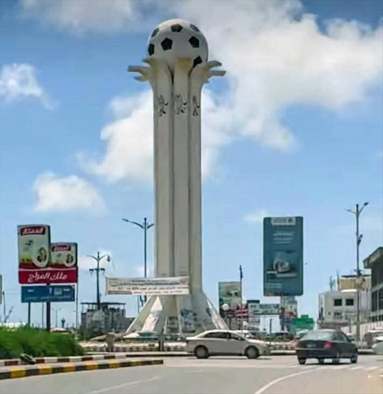 جدل واسع في عدن… المحامية فاطمة نور تنتقد تسعير الوقود وتطالب بالشفافية والمساءلة