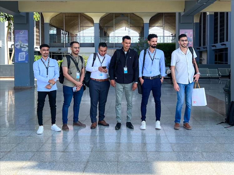 الطلاب الفائزين بمنح شركة المقبلي للطاقة يغادرون عدن إلى جمهورية الصين الشعبية