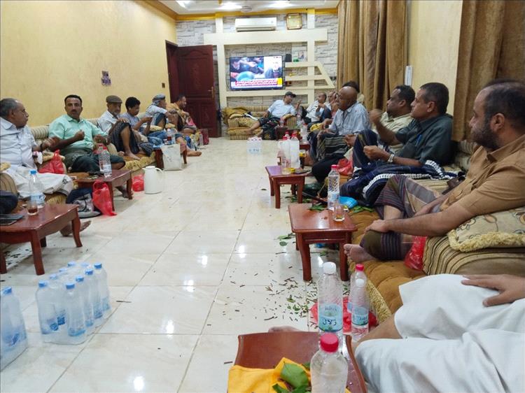 نشطاء واعلام مضلل لا يخدم القضية..حلقة نقاشية ساخنة وجريئه في مقر منتدى مركز مدار بعدن