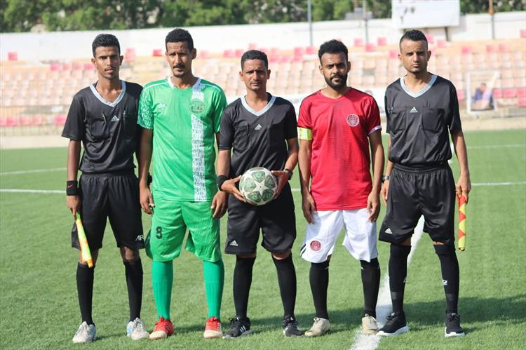 العنبري "يتوهج" بسوبر هاتريك ويقود أهلي عدن لتجاوز خنفر في كأس الجمهورية
