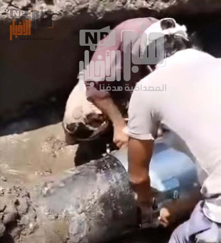 تحرّك عاجل لإصلاح كسر خط المياه في خورمكسر بعدن(صورة)