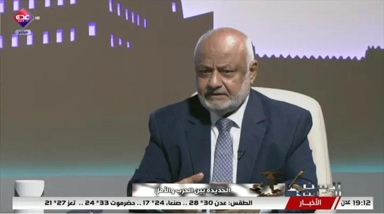 في لقاء تلفزيوني محافظ الحديدة يؤكد على 
أولوية ملف الأمن والخدمات الأساسية.