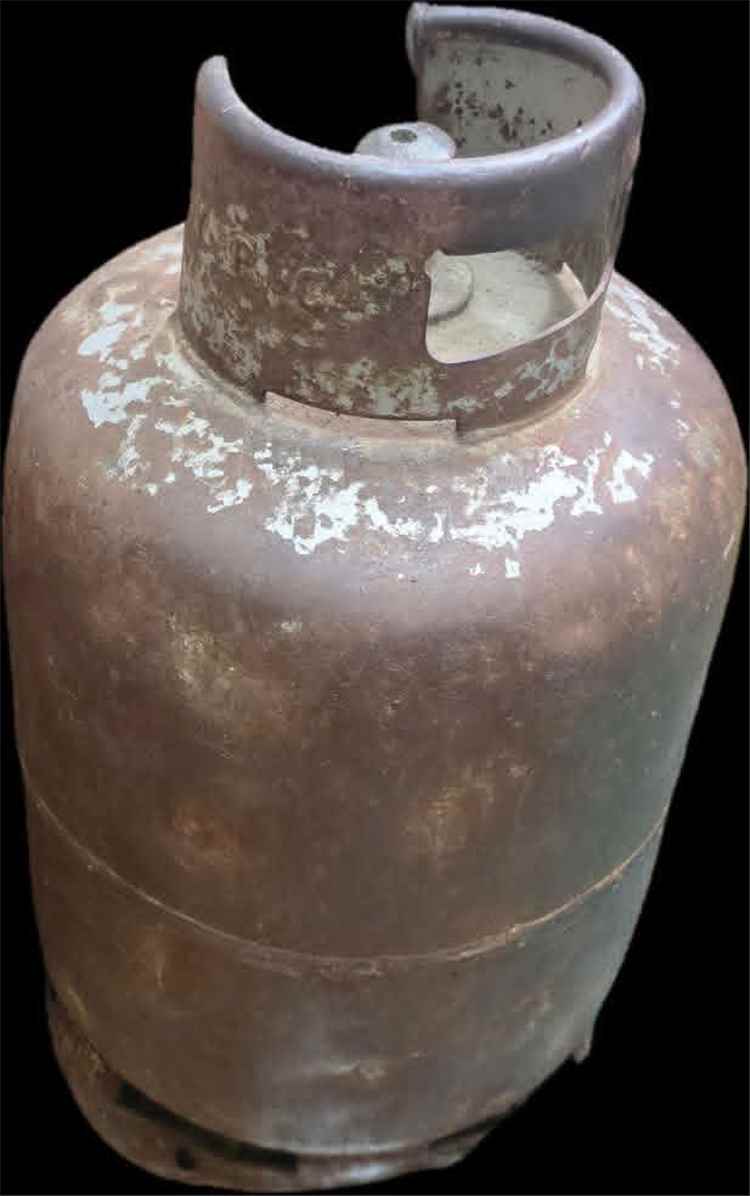 الصحفي وديد ملطوف:يثير تساؤلات حول أزمة الغاز في عدن..المواطن يعاني والمطاعم لا تعاني من نقص الإمدادات