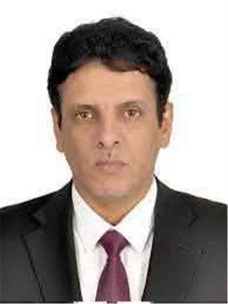 الشيخ راجح باكريت يعود إلى المهرة بعد أشهر من الغياب وسط ترحيب شعبي