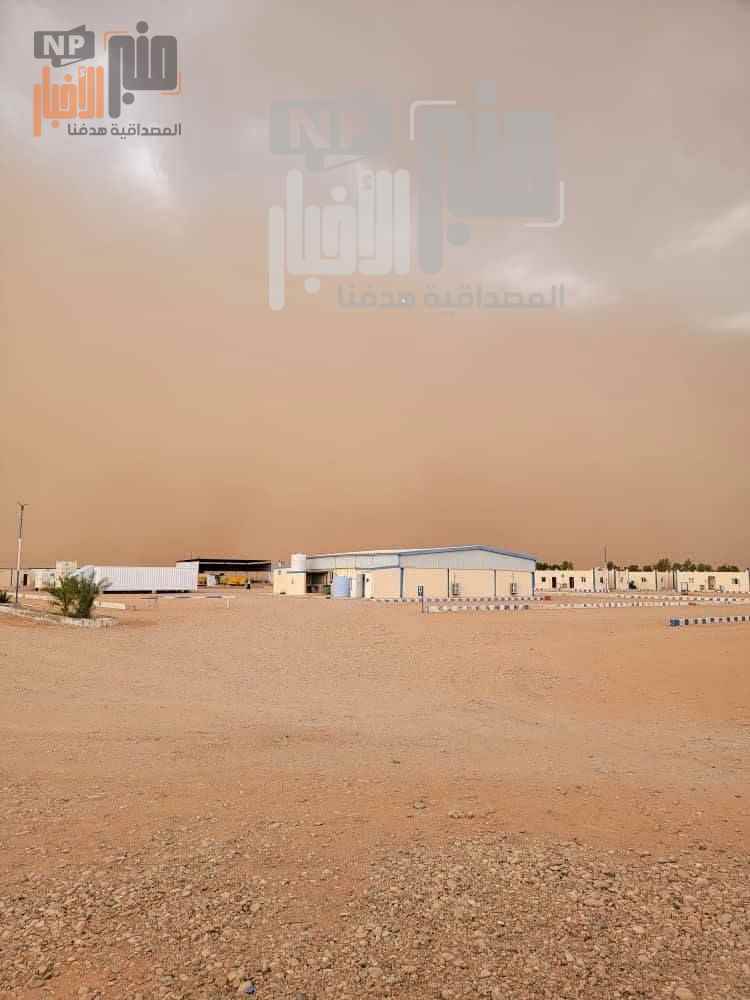 عاجل:مشاهد مرعبة لعاصفة رملية تضرب خط العبر الدولي وشمال شبوة(صور)