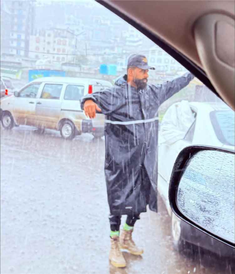 أزمة الغاز تضرب إب.. اتهامات بإغلاق محطات التعبئة وبيع المخصصات في السوق السوداء