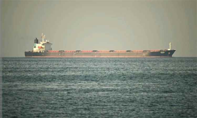 أكسيوس: اتفاق مؤقت يقترب لإعادة فتح هرمز..