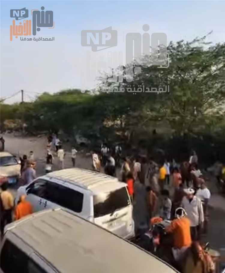 عاجل:محتجون يقطعون الخط الدولي في مديرية مودية بأبين ويشترطون توفير الغاز لإعادة فتحه