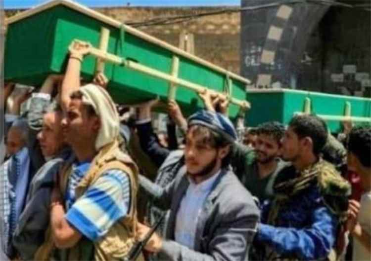 الحو..ثيين يتعرفون بمصرع 100 قتيل خلال 20 يوماً وسط تصاعد الخسائر.
