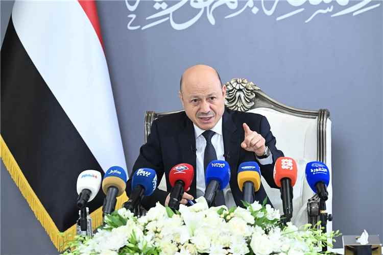 عاجل:الرئيس رشاد العليمي في رسالة أخيرة للملي. شيات.. هذه هي اخر الفرصة لديكم(تعرف عليها)