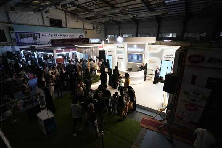 انطفاء الكهرباء في معرض عدن للطاقة المتجددة يفضح الشركات المشاركة بالمعرض