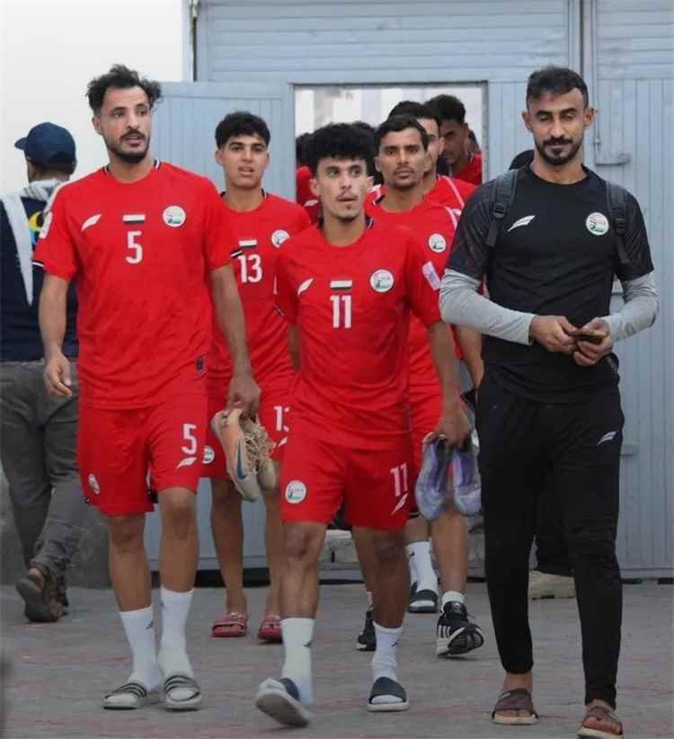 المنتخب الوطني يدشن تحضيراته في عدن استعداداً لخليجي 27..