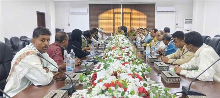بتوجيهات ورعاية المحافظ الحالمي.. الوكيل سلام يرأس فتح مظاريف أربعة مشاريع بدعم من السلطة المحلية بمديرية المسيمير