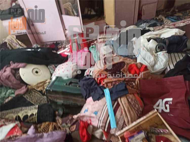 عاجل:فيما زوجته تنشر المشاهد المرعبة..هكذا تحول منزل الصحفي #فارس_أبو_بارعة في #صنعاء عقب اقتحام جماعة الح.وثي.ين بيته(صور)