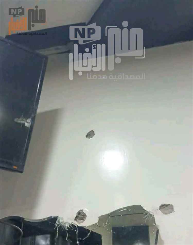 بسبب لا يصدق..مسلح يقتحم محل حلاقة في تعز ويطلق وابلاً من الرصاص بعد خلاف على "قصة شعر"