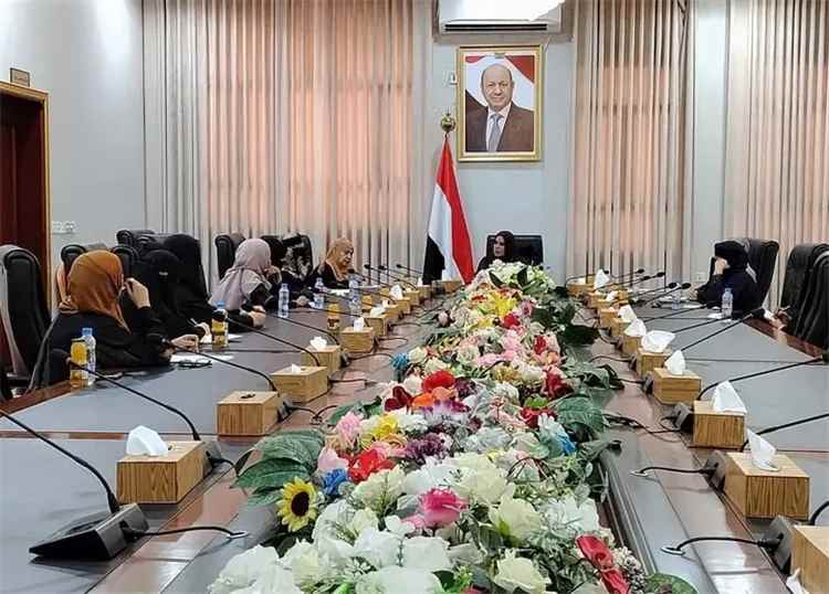 الوزيرة دكتوره عهد جعسوس تؤكد حرص الوزارة على -دعم حضور المرأة في الحياة الحزبية والسياسية.