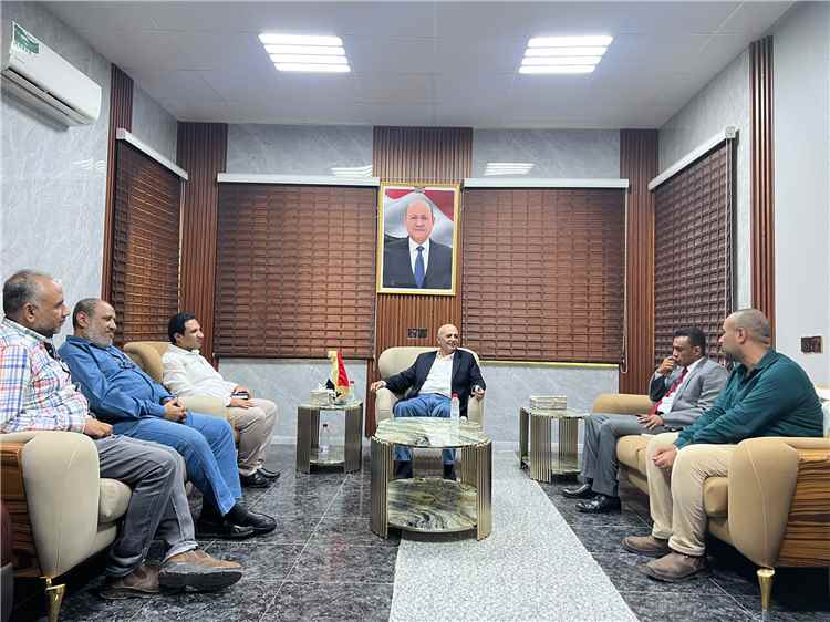 وزير المياه والبيئة يناقش مع الصندوق الاجتماعي للتنمية تعزيز التعاون المشترك