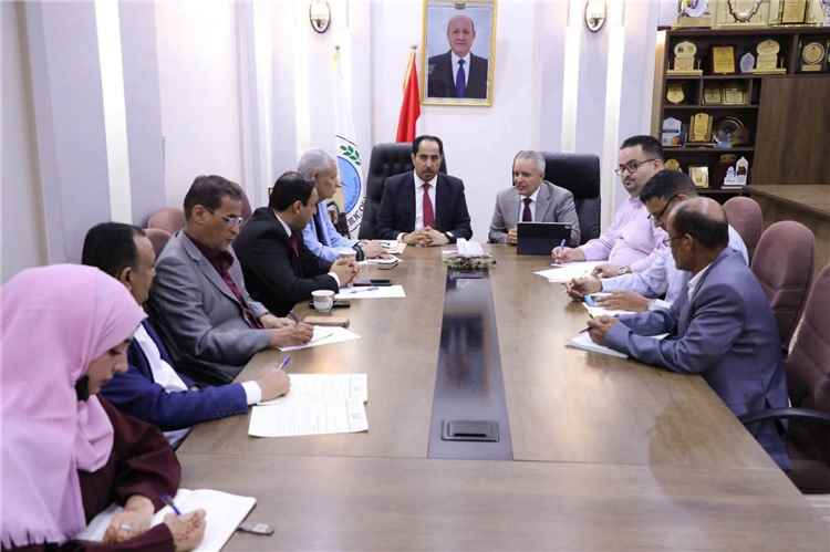 وزيرا الشؤون الاجتماعية والعمل والشباب والرياضة يناقشان تعزيز التعاون في تمكين الشباب