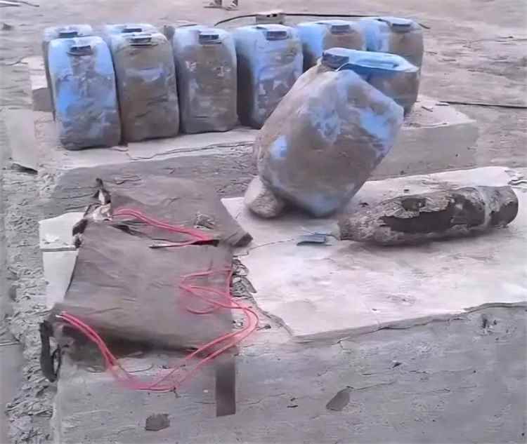 العثور على كميات كبيرة من المتفجرات والعبوات الناسفة في منطقة دار سعد..