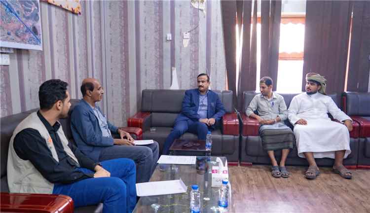 المحافظ بن الوزير يصادق على مذكرة تفاهم لإنشاء مجمع تربوي متكامل بمدينة عتق بتمويل كويتي.