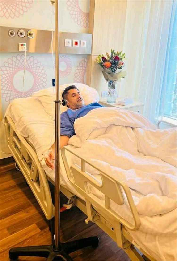 بعد معاناة السجن وتدهور حالته الصحية.. الشيخ عصام هزاع الصبيحي يرقد في أحد مستشفيات القاهرة