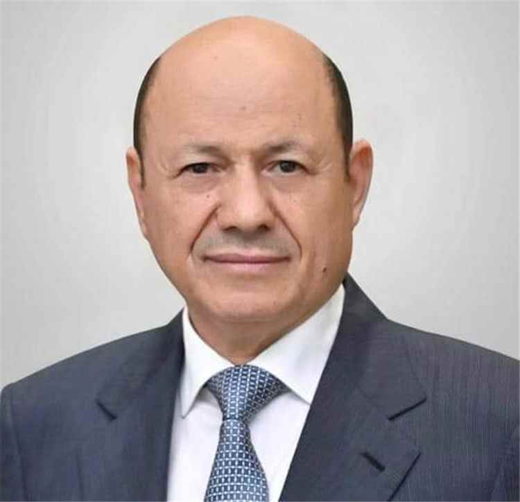 الصحفي فارس الحميري يحذر من تسريب وثائق حساسة من داخل مجلس القيادة الرئاسي