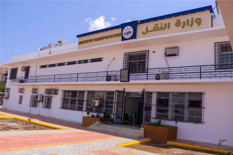 إجراء مراسيم الاستلام والتسليم لمنصب مدير عام مكتب وزير النقل بين المديرين السابق والجديد