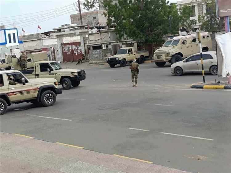 عاجل:إطلاق نار داخل مبنى محافظة أبين وأنباء عن استهداف قائد القوات الخاصة العميد محمد العوبان