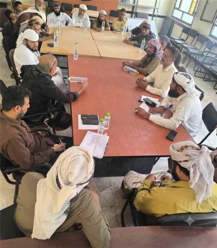 فريق التوعية بمخاطر المخدرات في ردفان يعقد لقاءً مع خطباء وأئمة المساجد لتعزيز الرسالة المجتمعية والدينية لمواجهة الآفة
