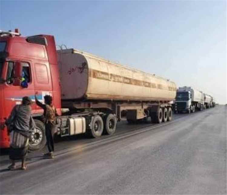 ميناء النشيمة النفطي بشبوة يدعم العاصمة عدن 
بثلاث ناقلات محملة بالنفط الخام..