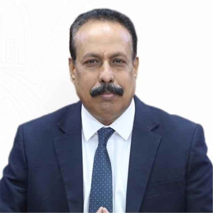 عاجل..وزير الأشغال حسين العقربي : الح.وث.يون يصادرون طائرات اليمنية ويعرقلون تشغيل مطار صنعاء.. ويحملهم مسؤولية تفاقم الأزمة الإنسانية