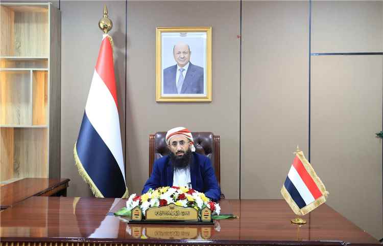 وزير الأوقاف والإرشاد: الملي.شيات ال.ح.وثي.ة تتعمد تدمير قطاع الطيران المدني وتحويل مطار صنعاء لمنصة عسكرية تخدم الأجندة الإي.رانية