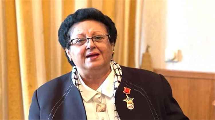 المناضلة فائقة السيد تعزي آل معوضة في وفاة المناضل ناصر محمد معوضة