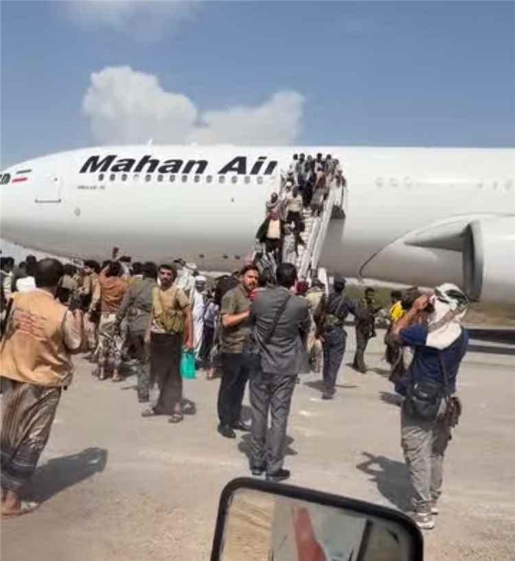 جدل واسع في اليمن.. نشطاء يتساءلون عن هبوط طائرة إي.رانية داخل البلاد مقابل تحويل رحلات اليمنية إلى جيبوتي