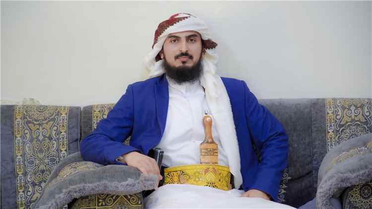الشيخ علوي أحمد العولقي يبعث برقية تهنئة إلى أخيه طه أحمد علوي العولقي بمناسبة زفافه