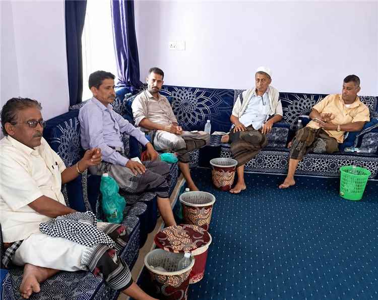 لجنة من السلطة المحلية بردفان تزور الضالع لبحث حوادث التقطع.. وتؤكد القبض على متهمين واستمرار ملاحقة بقية المطلوبين