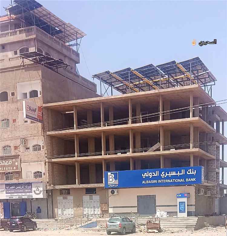 دعوات لإنهاء معاناة أكشاك الصرافة في صبر والفيوش.. وترحيب بافتتاح فروع لبنكي القطيبي والبسيري