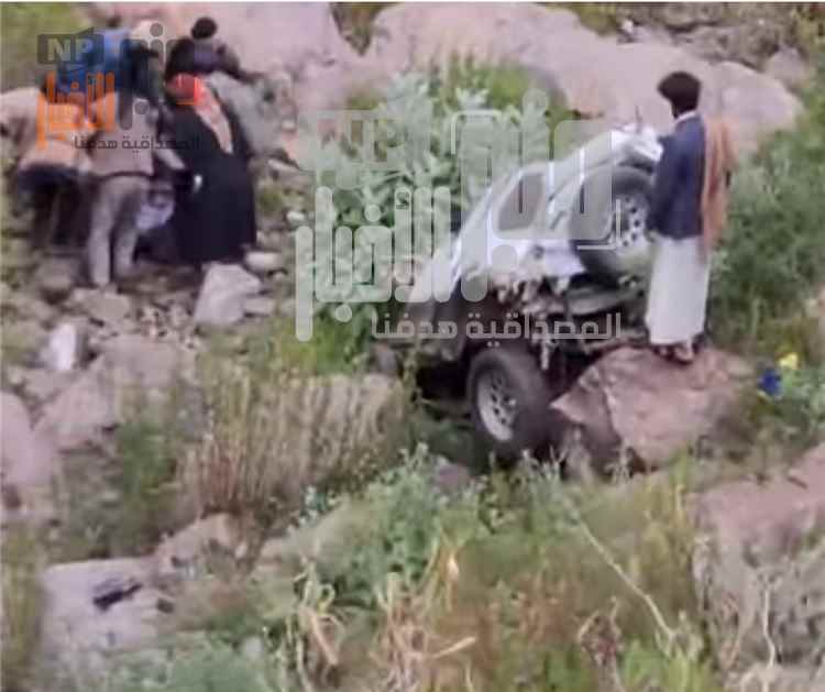 عاجل.. وفاة ثلاثة أشخاص إثر انقلاب سيارة في نقيل سمارة بمحافظة إب
