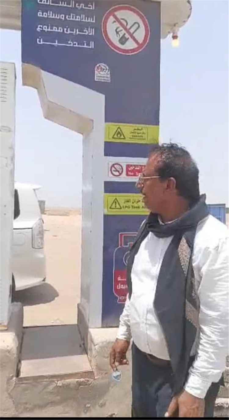 مكتب الصناعة والتجارة بمديرية تبن يضبط محطتي غاز مخالفتين للتسعيرة الرسمية خلال الحملة الرقابية