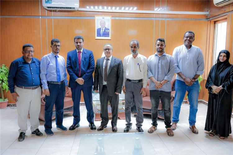(كاك بنك) وجامعة عدن يبحثان تعزيز التعاون المشترك