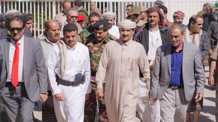 نشطاء وسياسيون جنوبيون يطلقون وسم #شبوه_خلف_قيادتها ويحذرون من غرف الشائعات والحرب النفسية الممنهجة.