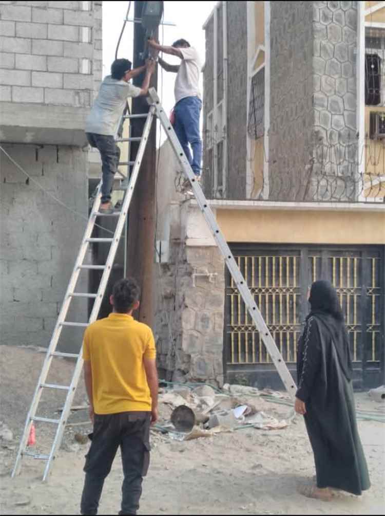 نهوند جُمن جهود إمراءة عدنيه قادت إلى إنارة أحياء خور مكسر