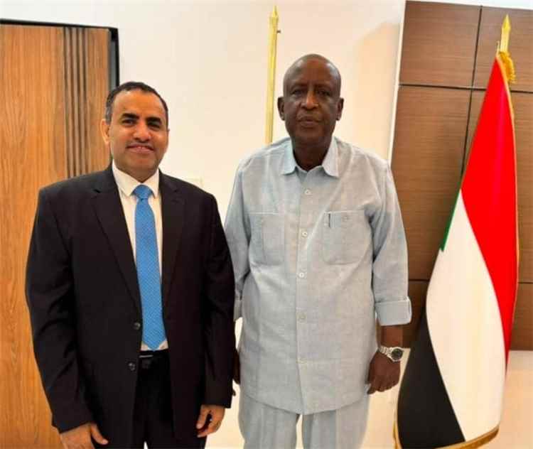 القائم بأعمال السفارة اليمنية بالسودان يلتقي مع مدير مكتب الخارجية السودانية