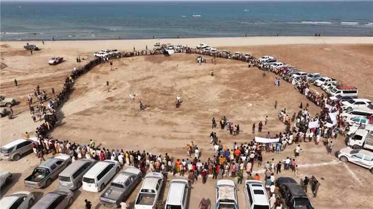 وقفة قبلية حاشدة في الخوخة تؤكد دعم مجلس القيادة الرئاسي وتعلن الجاهزية لإسناد معركة استعادة الدولة