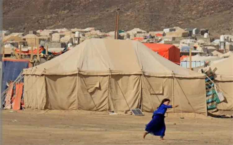 تقرير أممي: مأرب تؤوي أكثر من 301 ألف أسرة نازحة.