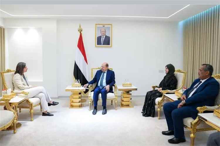 رئيس الوزراء وزير الخارجية يشيد بدعم البنك الدولي في الجوانب الاقتصادية والخدمية والتنموية.