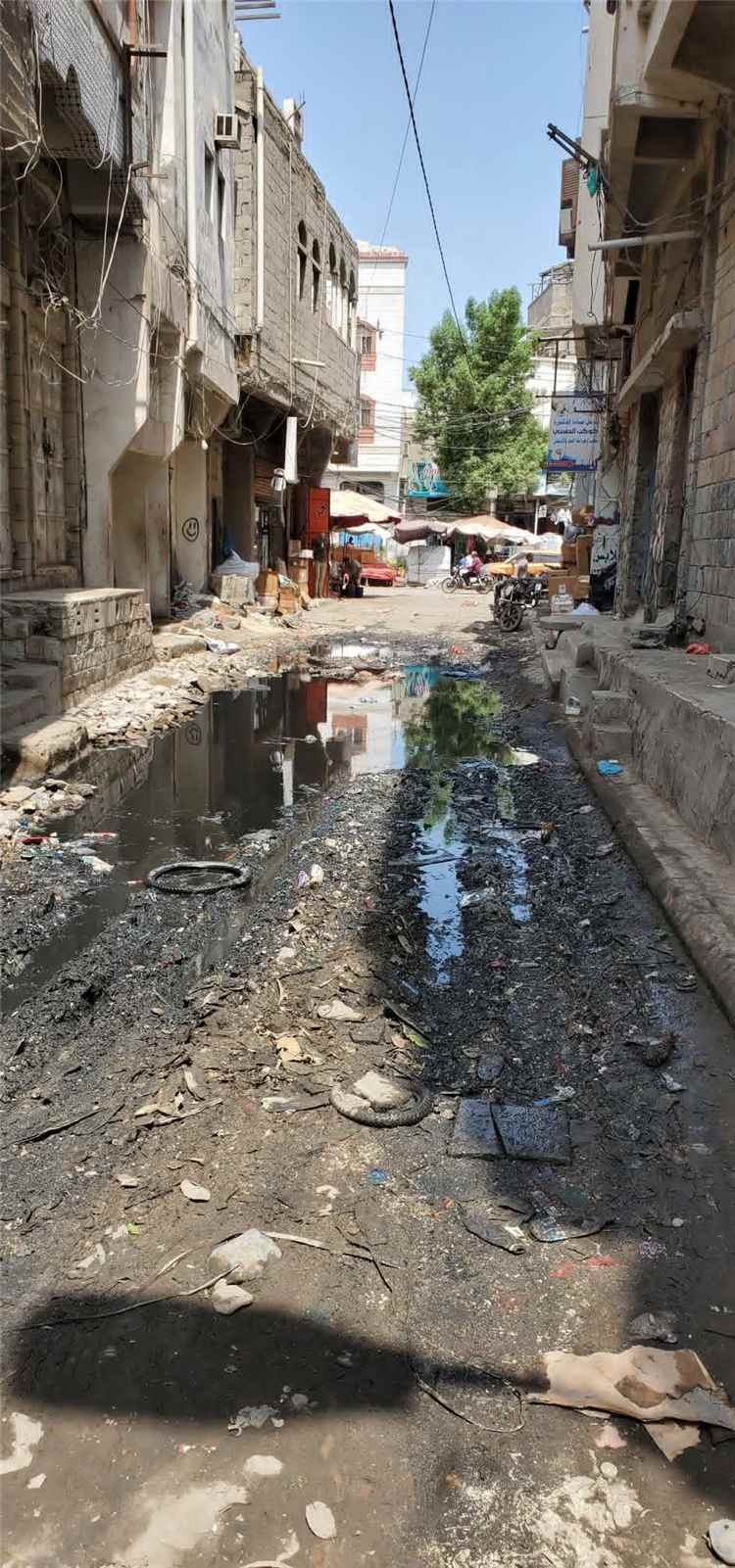 سكان حارة المطراق بالحـــديدة يناشدون محافظ #الحديدة إنقاذ حياتهم من طفح المجاري