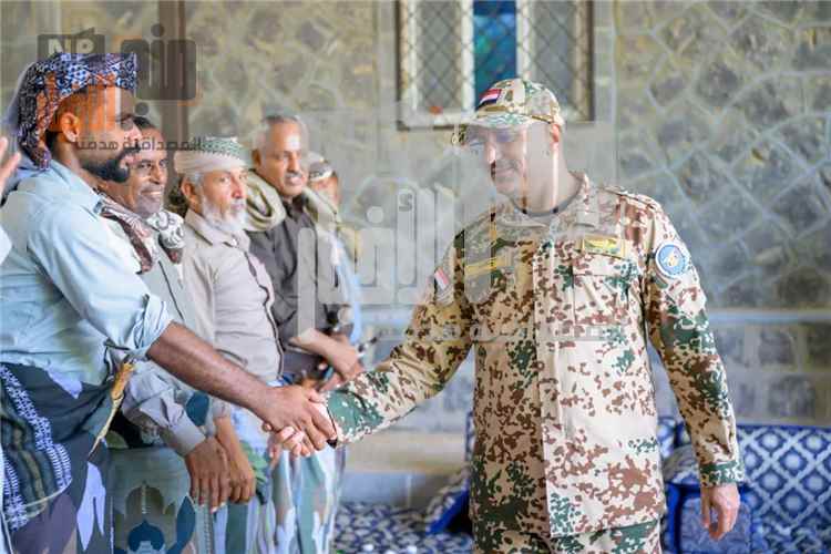 موقع منبر الأخبار ينشر أبرز ما ورد في لقاء العميد طارق صالح بعدد من مشايخ الوازعية في المخا